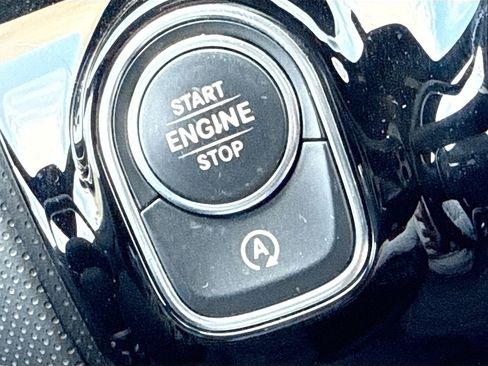 Used 2020 Mercedes-Benz CLA 250 w/ AMG Line image 35