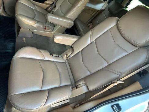 Used 2017 Cadillac Escalade Platinum RWD image 36