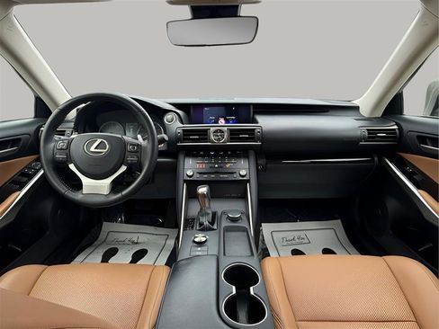 Used 2018 Lexus IS 300 image 29