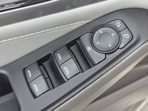 Used 2019 Chevrolet Traverse LT FWD image 22