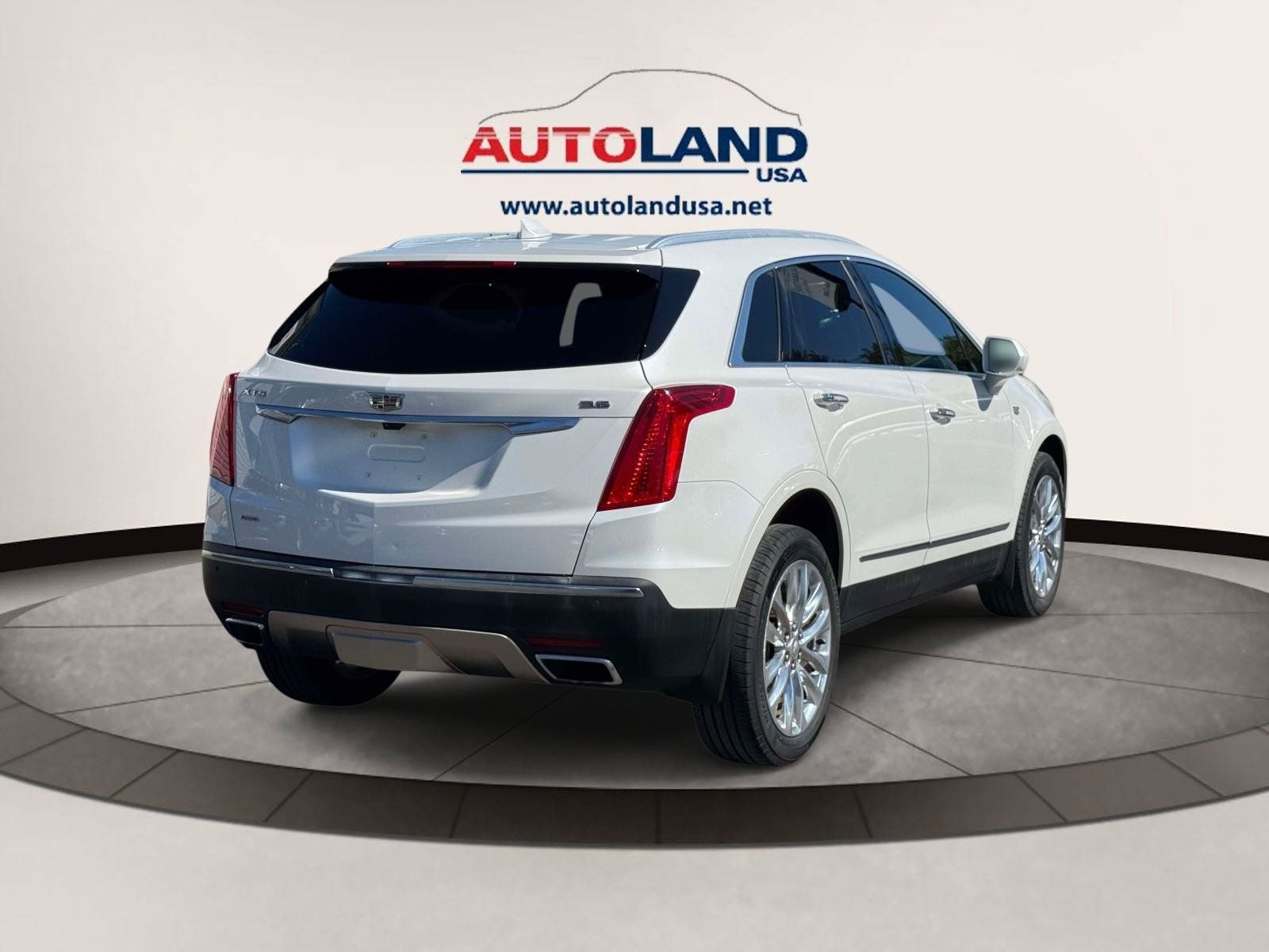 Used 2017 Cadillac XT5 Platinum AWD/4WD image 4