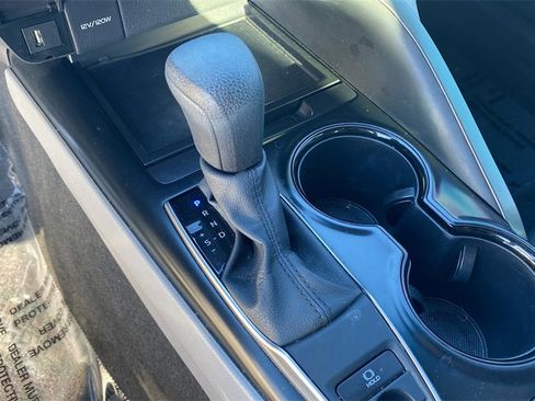 Used 2020 Toyota Camry LE image 25