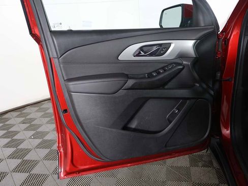 Used 2023 Chevrolet Traverse LT image 23