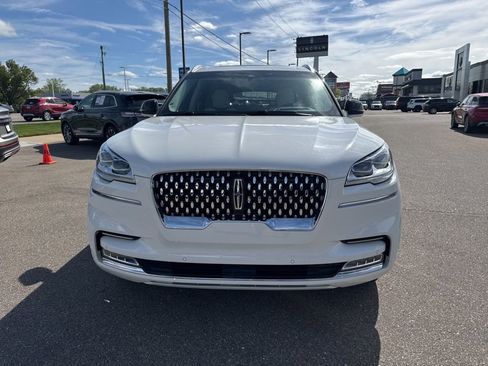 Used 2023 Lincoln Aviator Black Label w/ Class IV Trailer Tow Package AWD/4WD image 8