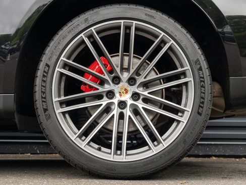 Certified 2025 Porsche Macan S AWD/4WD image 13