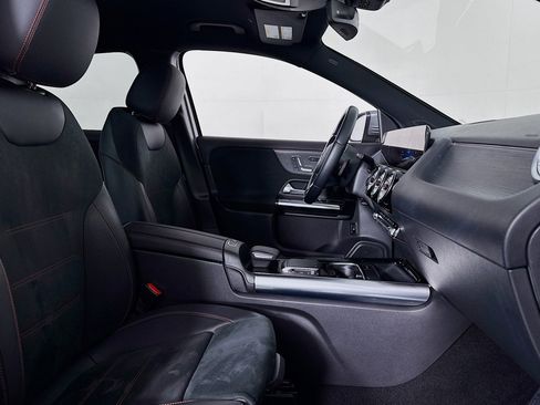 Used 2023 Mercedes-Benz GLA 250 4MATIC image 7