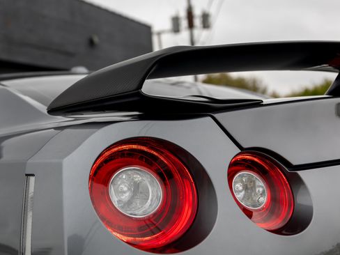 Used 2014 Nissan GT-R Black Edition image 12