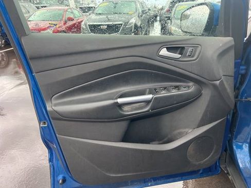 Used 2019 Ford Escape SE image 8