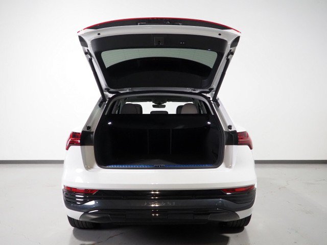 Used 2024 Audi Q8 e-tron Premium Plus w/ Premium Plus Package AWD/4WD image 47