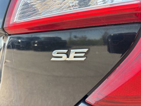 Used 2012 Toyota Camry SE image 4