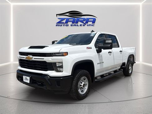 Used 2024 Chevrolet Silverado 2500 Custom w/ Custom Convenience Package AWD/4WD image 3