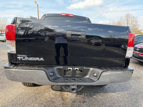 Used 2011 Toyota Tundra SR5 w/ Tow Pkg image 5