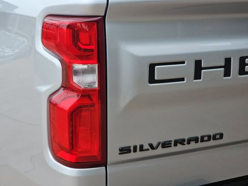 Used 2022 Chevrolet Silverado 1500 RST w/ LPO, Blackout Package image 39