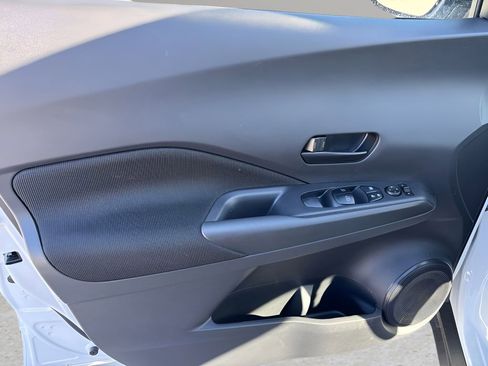 Certified 2025 Nissan Kicks Play S image 16