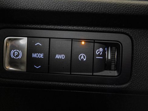 Used 2024 Chevrolet Traverse Z71 AWD/4WD image 30