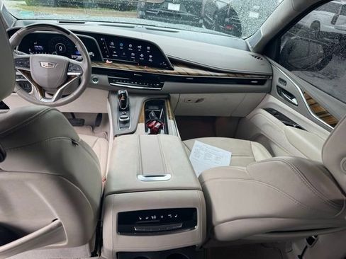 Certified 2022 Cadillac Escalade Sport Platinum AWD/4WD image 11