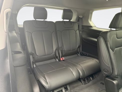 Used 2022 Jeep Grand Cherokee L Limited AWD/4WD image 20