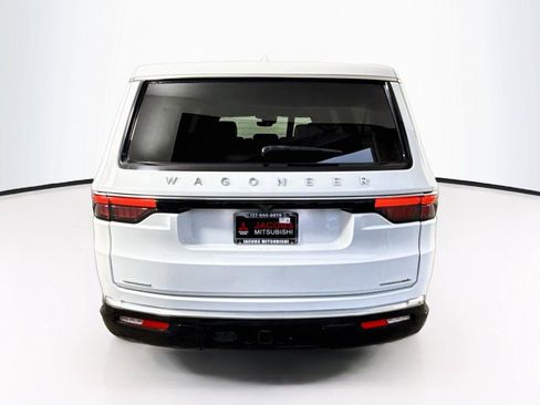 Used 2023 Jeep Wagoneer L Series II AWD/4WD image 4