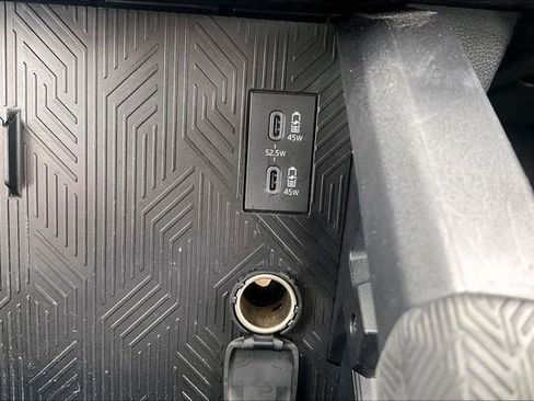 Used 2025 Toyota Tacoma TRD Off-Road AWD/4WD image 31