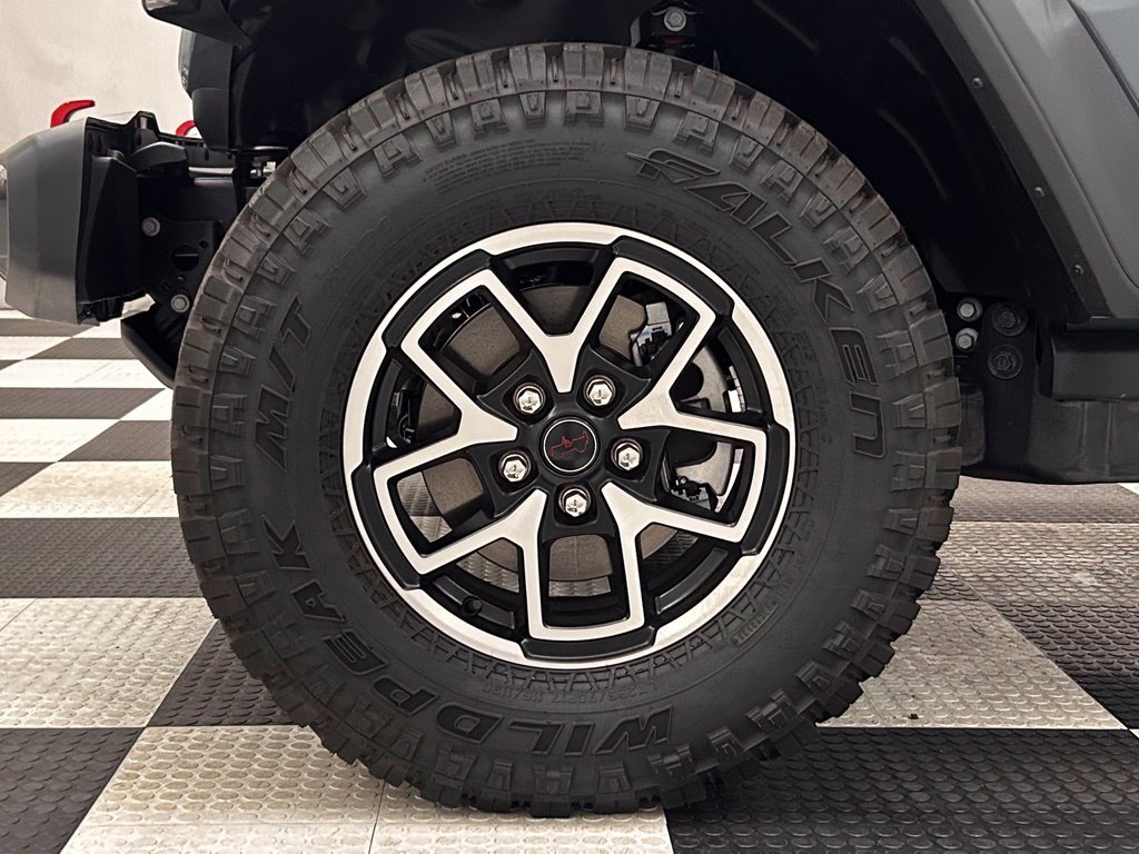 New 2026 Jeep Gladiator Rubicon w/ Technology Group AWD/4WD image 8
