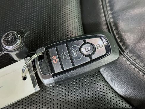 Certified 2021 Ford Explorer Platinum w/ Equipment Group 601A image 22