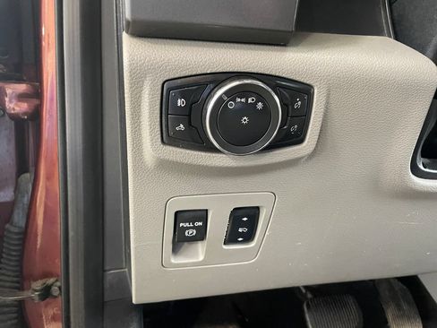 Used 2016 Ford F150 XLT w/ Equipment Group 302A Luxury AWD/4WD image 12