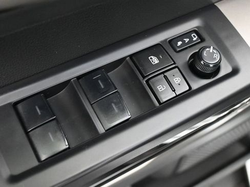 Used 2024 Toyota Tundra Limited AWD/4WD image 4