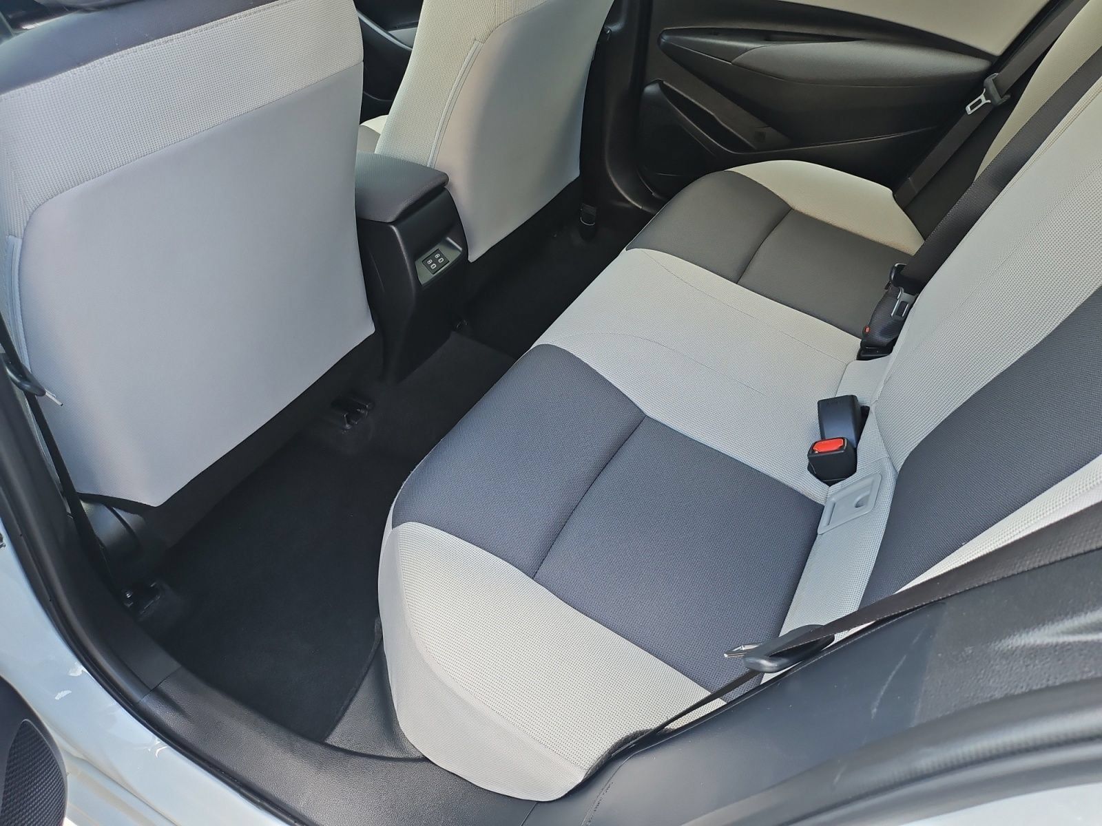 Used 2026 Toyota Corolla LE FWD image 32