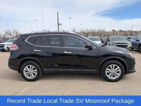Used 2015 Nissan Rogue SV w/ SV Premium Package image 2