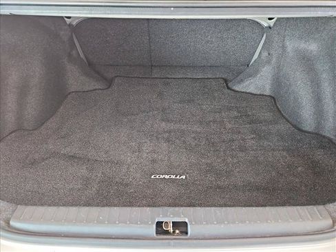 Used 2003 Toyota Corolla LE FWD image 6