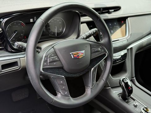 Certified 2025 Cadillac XT5 Premium Luxury w/ LPO, Floor Liner Package AWD/4WD image 16