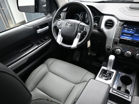 Used 2021 Toyota Tundra SR5 w/ SR5 Upgrade Package image 24