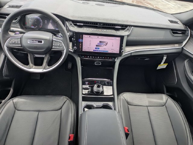 New 2026 Jeep Grand Cherokee Limited AWD/4WD image 17