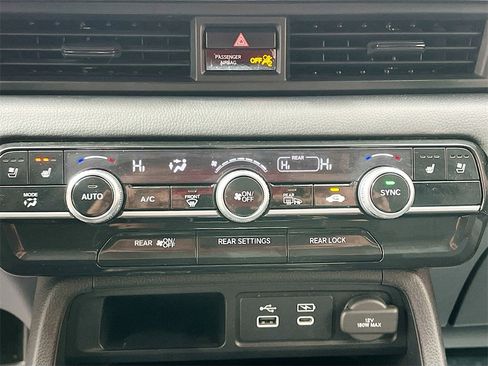 Used 2023 Honda Pilot Elite image 16