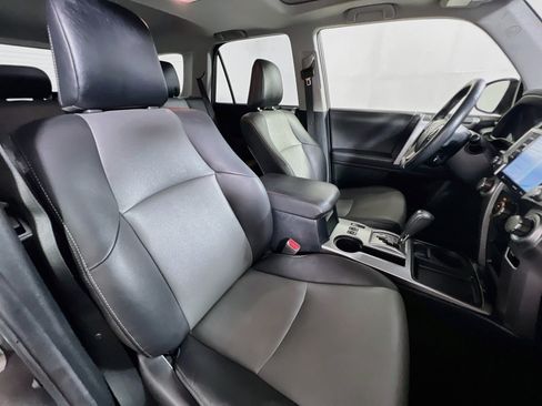 Used 2023 Toyota 4Runner SR5 Premium w/ Moonroof Package RWD image 23