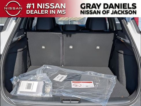 New 2026 Nissan Kicks SR w/ Cold Weather Package image 21