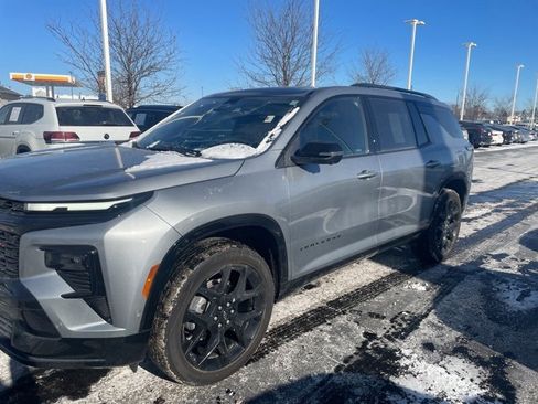 Used 2025 Chevrolet Traverse RS w/ LPO, Floor Liner Package image 5