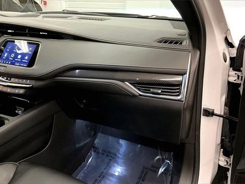 Used 2023 Cadillac XT4 Sport image 16