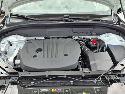 New 2026 Volvo XC60 B5 Plus w/ Protection Package Premier image 31