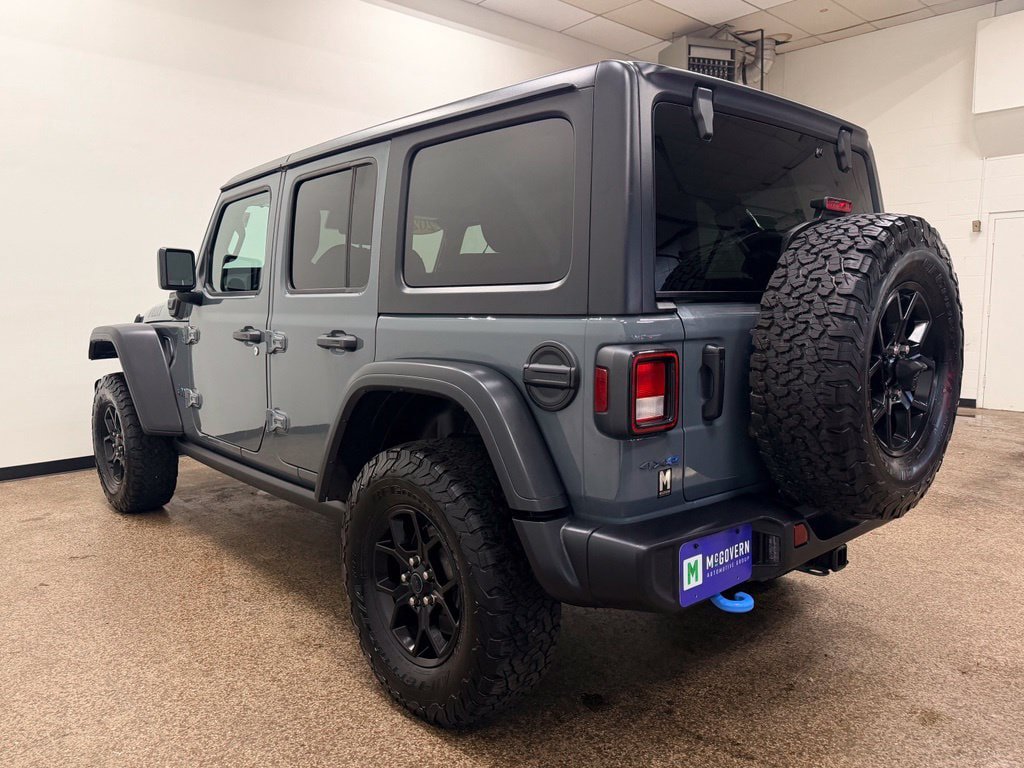 Used 2024 Jeep Wrangler Unlimited AWD/4WD image 3