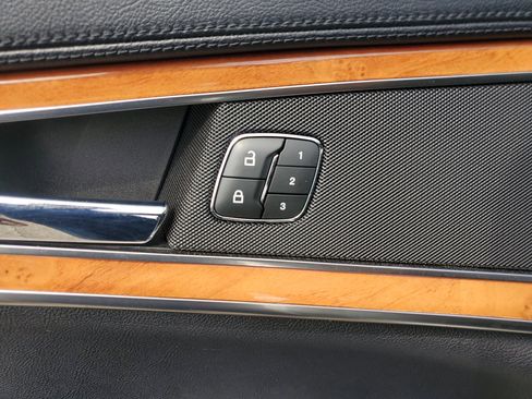 Used 2019 Lincoln Nautilus Select image 17