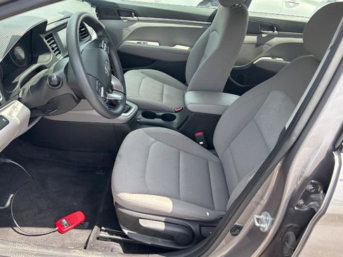 Used 2020 Hyundai Elantra SE FWD image 5