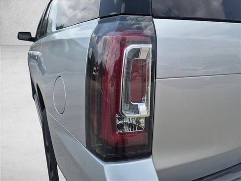 Used 2017 GMC Yukon SLT RWD image 11