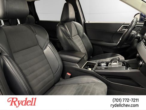 Used 2024 Mitsubishi Outlander SE AWD/4WD image 17
