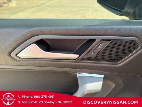 Used 2021 Volkswagen Tiguan SEL AWD/4WD image 12