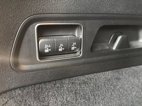 Used 2025 Mercedes-Benz GLS 450 4MATIC image 25