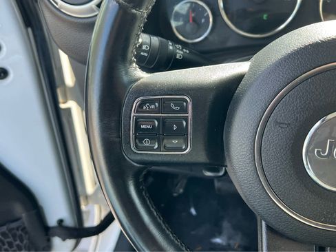 Used 2016 Jeep Wrangler Unlimited Sahara w/ Connectivity Group image 31