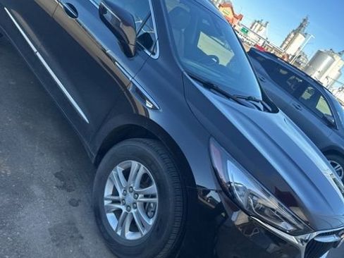 Used 2018 Buick Enclave Premium image 2