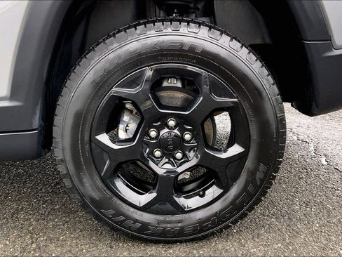 Used 2023 Jeep Compass Trailhawk w/ Sun and Sound Group image 10