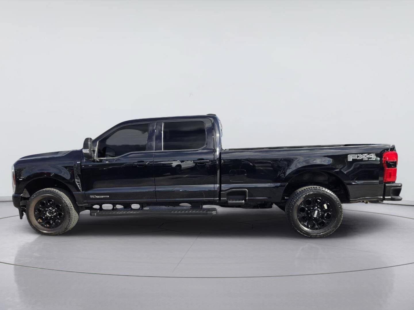 Used 2025 Ford F350 XLT w/ Black Appearance Package AWD/4WD image 5